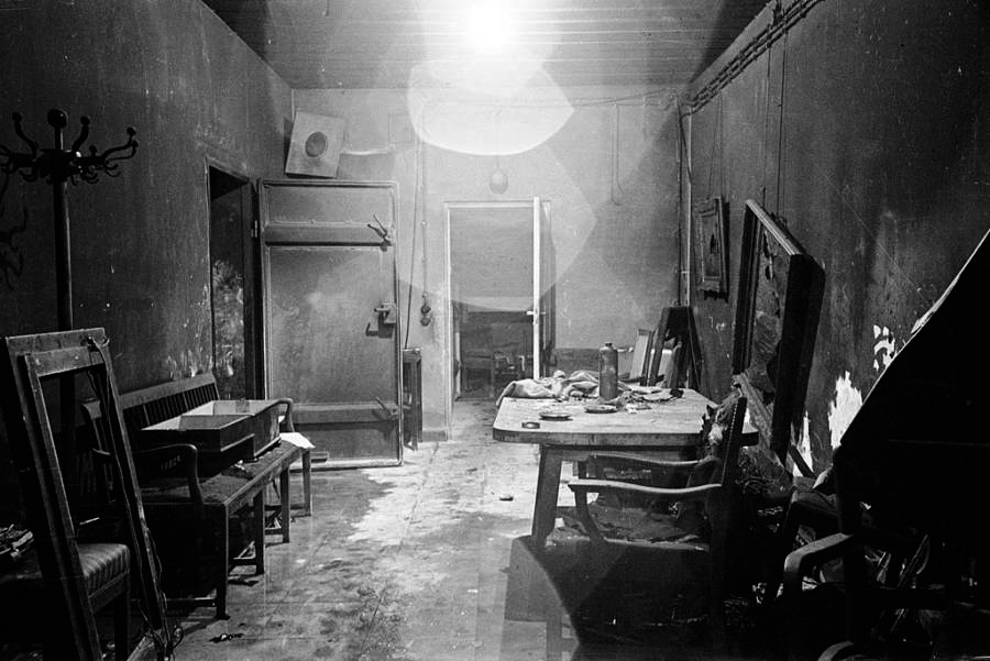 Hitler berlin bunker 2