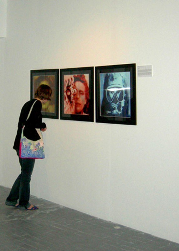 Looking at the Leni Lenticular in  on of many Paris art exhibits