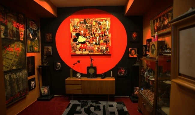 Installation Room  1  at  the Stunde Null Art exhibit in provocation art Gallery Berlin 2015