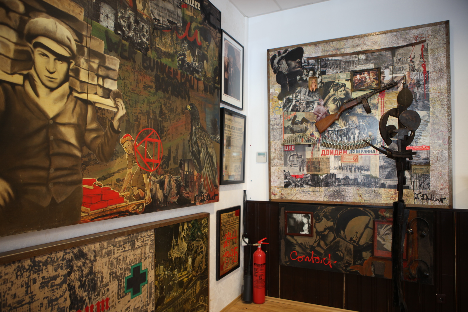 Stunde Null Art exhibit in provocation art Gallery Berlin 2015